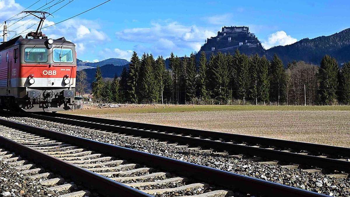 Auf diesem Areal – im Hintergrund die Burg Hochosterwitz – soll das Projekt umgesetzt werden