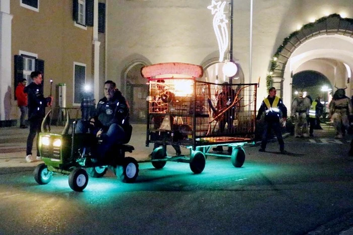 Über 500 Perchten und Krampusse in 32 höllischen Gruppen aus ganz Ostösterreich...