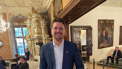 Zum Sonderlandtag kam Swatek auf Krücken
