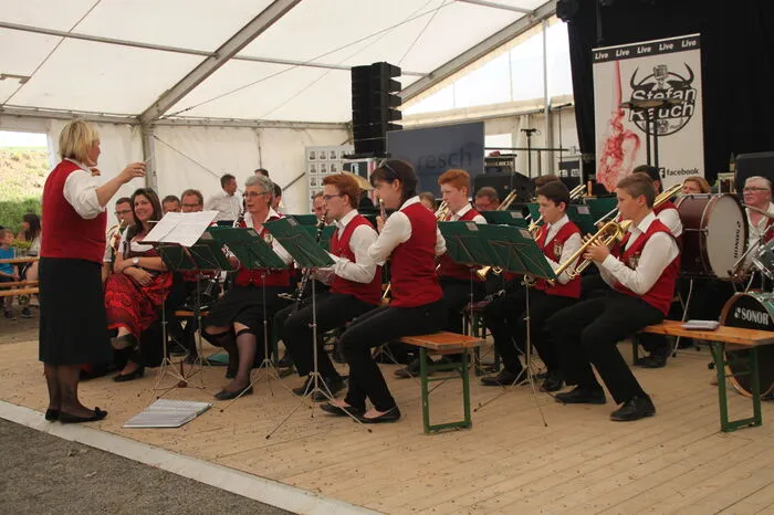 Für die musikalische Unterstützung beim Festakt sorgte die Marktmusikkapelle Jagerberg. Ausgestattet mit Klarinettenmundstücken vom Weltmarktführer in diesem Bereich: Resch Fertigungstechnik und Prototyping.