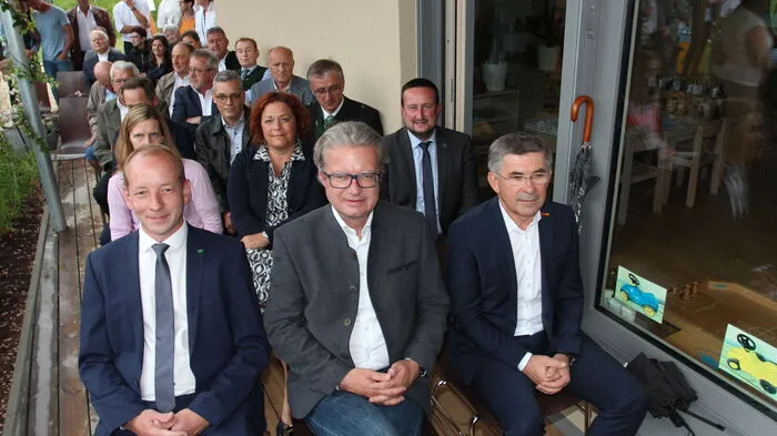 Landeshauptmann Christopher Drexler war bei der Eröffnung des neuen Kindergartens dabei. Auch die Landtagsabgeordneten Franz Fartek, Herbert Kober und Cornelia Schweiner nahmen an der Feier teil