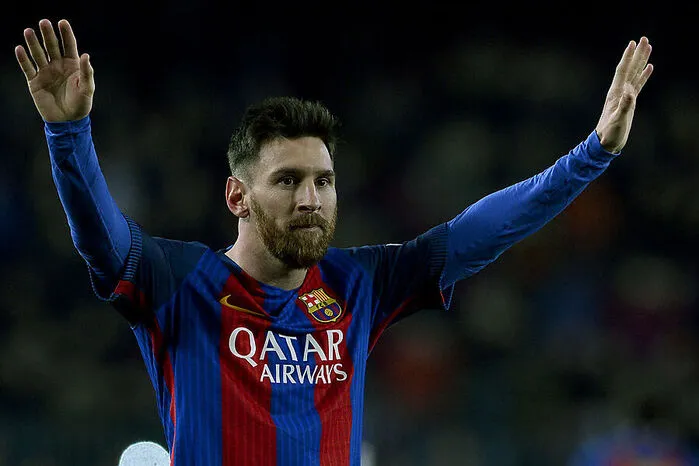 Auf Platz zwei liegt mit Lionel Messi ebenfalls ein Fußballer. Seine Einnahmen: 81,4 Millionen Dollar.