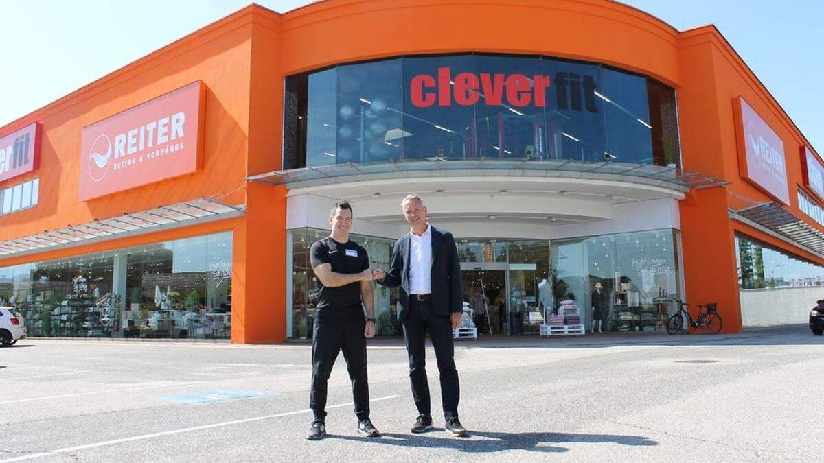 CleverFit-Studioleiter Niki Redzepagic mit LILIHILL Geschäftsführer Dieter Matjasic bei der Eröffnung.
