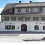 Das alte Gasthaus soll aus dem Dornröschenschlaf geholt werden.  Der Bürgermeister hofft auf eine Ortsbelebung