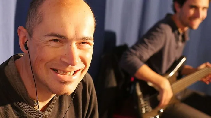 Andreas Stangl, Journalist und musikalisches Multitalent, stellt seine jüngste CD vor