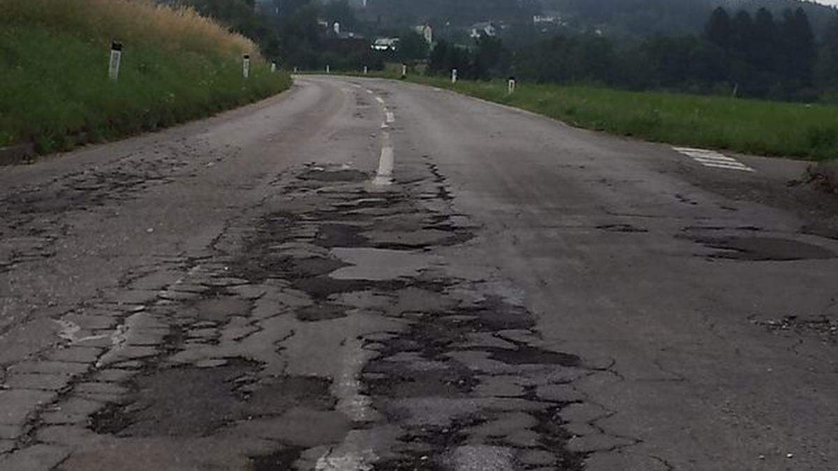 Straßenbelag der L17 bei Obermillstatt: Fahrbahn wird noch heuer erneuert