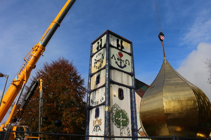 Die St.-Barbara-Kirche, besser bekannt als Hundertwasser-Kirche, in Bärnbach