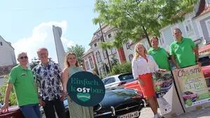 Michael Wilhelm (Verein OGT), Hermann Mauritsch (Kulturreferent), Nina Darnhofer (Tourismusverband Oststeiermark), Monika Langs (Vizebürgermeisterin), Mario Kleinburger und René Müller (beide Verein OGT)