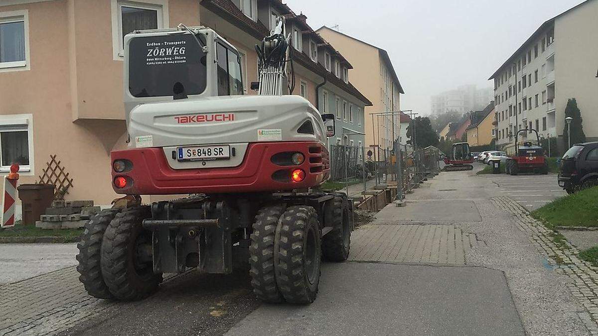 In der Grimminggasse fuhren in der Vorwoche die Bagger auf – Parken ist zum Teil nicht möglich