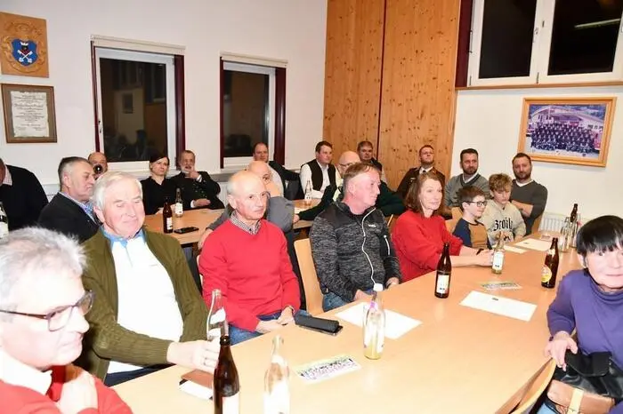  Der Musikverein mit 38 Mitgliedern ist bekannt für seine musikalischen Beiträge bei Festen, Konzertwertungen und Begräbnissen.