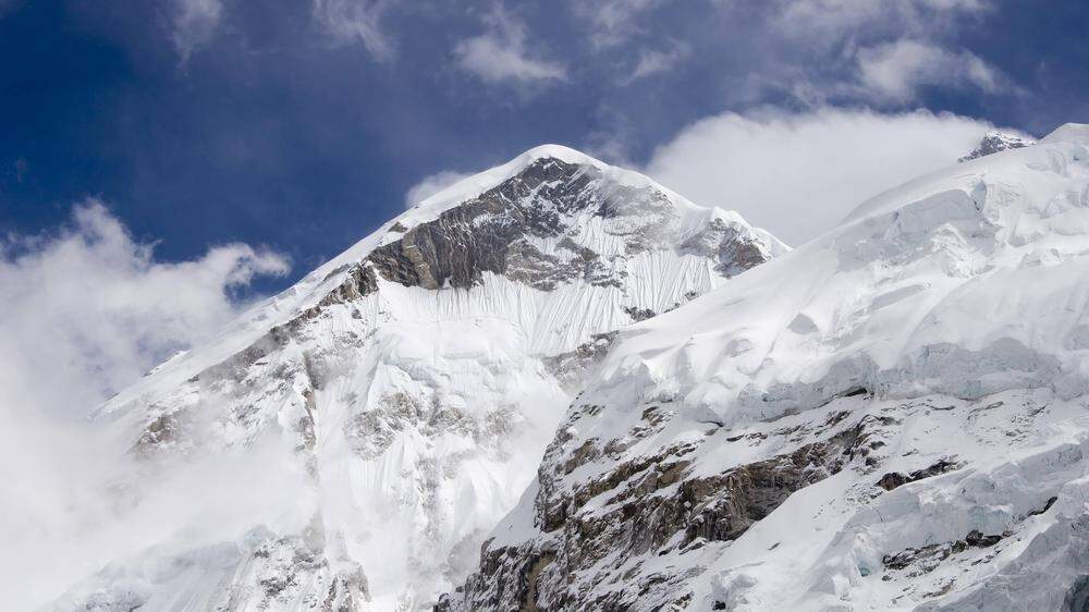Der Mount Everest in Nepal ist der höchste Gipfel der Welt. 