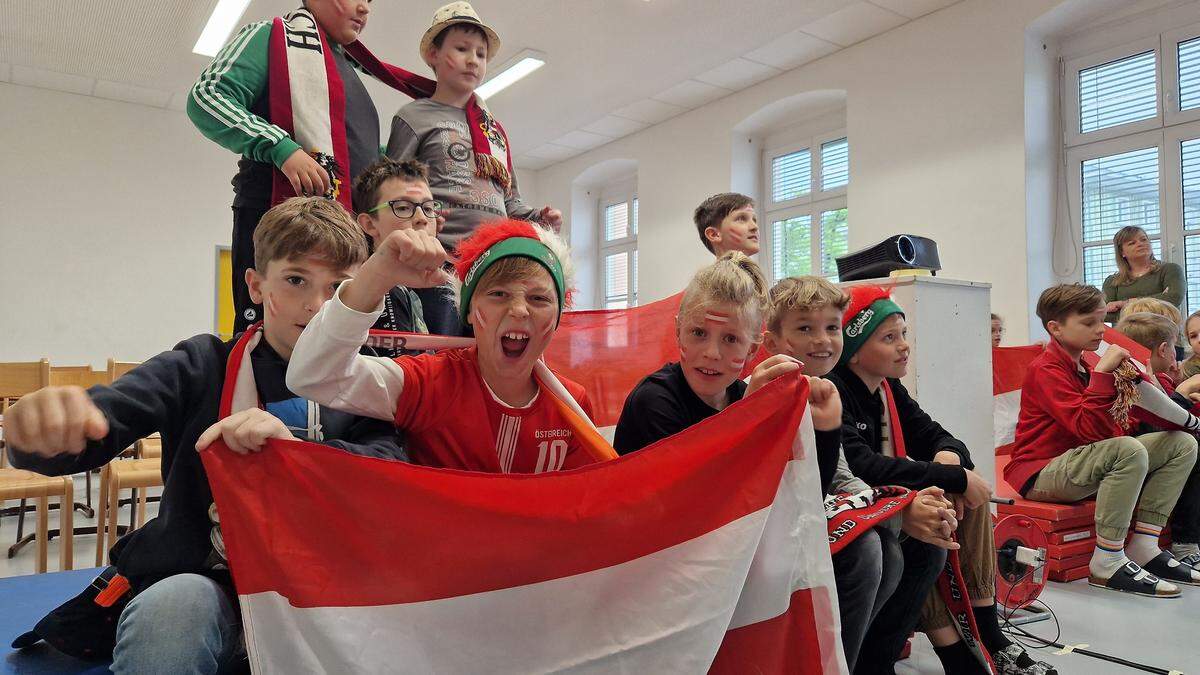 Grenzenloser Jubel über den zweiten Platz beim europaweiten Schul-Songcontest