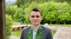 Der gebürtige Gleisdorfer Michael Baumgartner moderiert gemeinsam mit der ehemaligen Ö3-Moderatorin Elke Rock den steirischen Bauernbundball in Graz