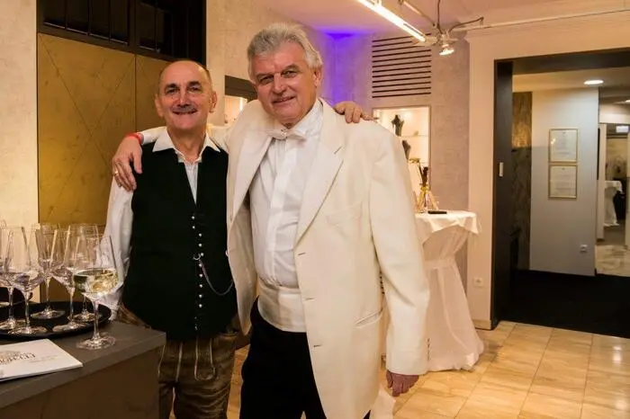 Zum Buffet von Franz Gschiel und Wein von Karl Thaller feierten die Gäste mit der Familie Rindler bis in die Nachtstunden