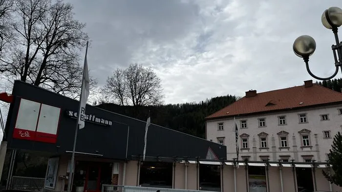 Das Einrichtungshaus Schöffmann am Martiniplatz.