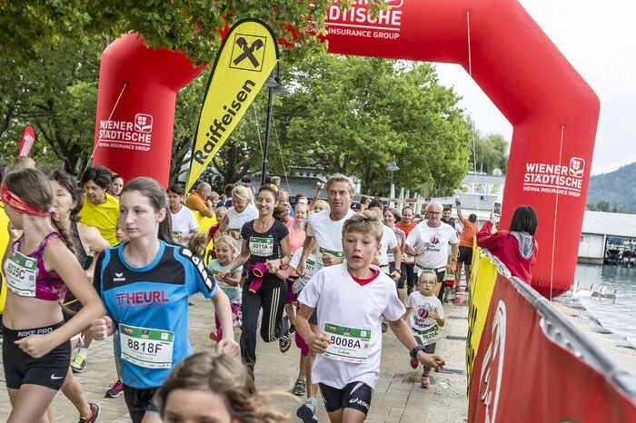 Klicken Sie sich durch die besten Bild vom Familienlauf