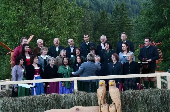 Am Dienstag sind viele Besucherinnen und Besucher zum Bauernhof vulgo Tonner von Friedwald und Monika Reiter in Salchau gekommen.