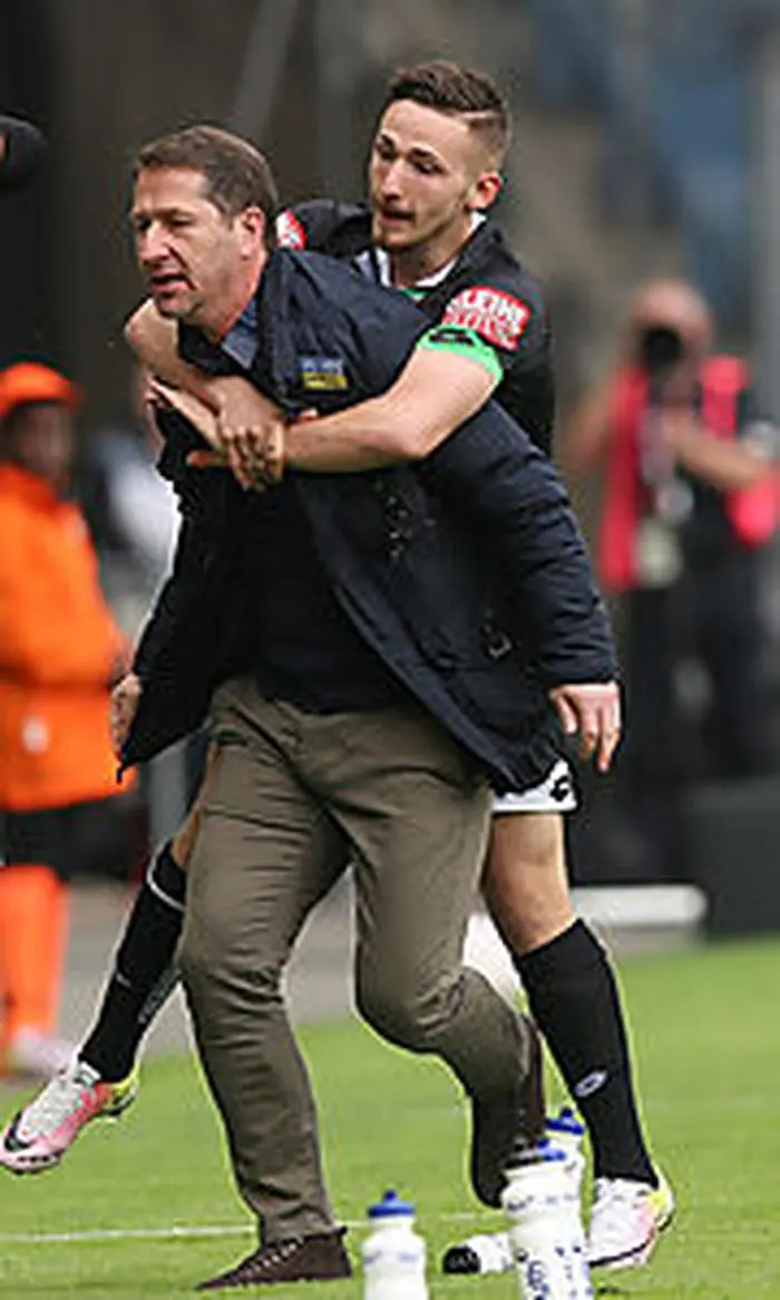 Donis Avdijaj mit Franco Foda