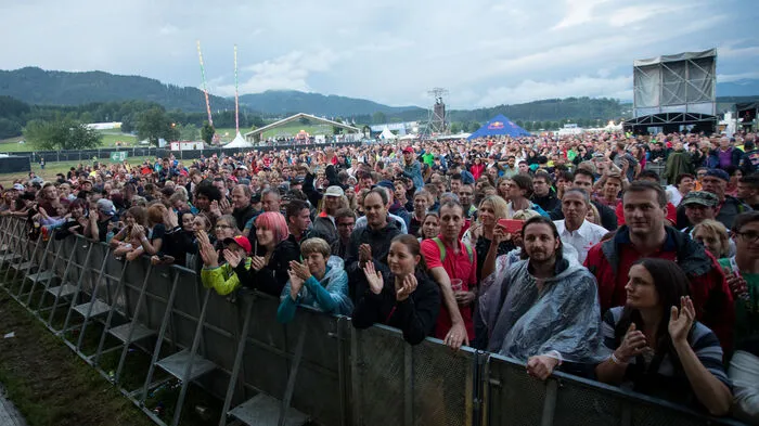 Die Fans von Amy Macdonald und Rea Garvey hatten am Rennsamstag in Spielberg leider etwas Pech ...