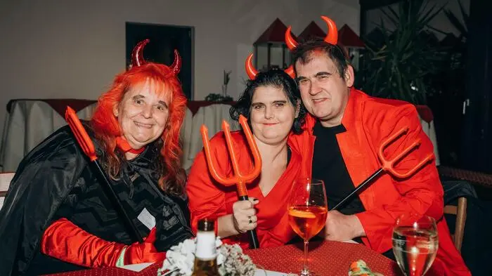 Allerhand tolle Masken beim Maskenball in Wernberg