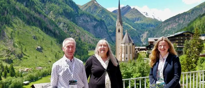 Die Vorstandsmitglieder Gustav Tengg und Melitta Fitzer mit „Pro Mölltal“-Obfrau Sabine Seidler