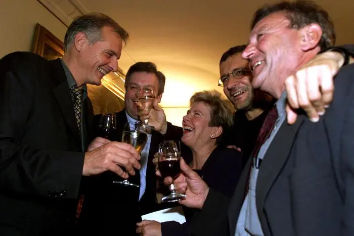 Klasnic mit den "Kronprinzen" Herbert Paierl (2. v.r.) und Gerhard Hirschmann (links) sowie mit Landesrat Erich Pöltl (rechts)