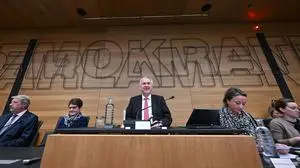 ABD0036_20251120 - WIEN - ÖSTERREICH: Nationalratspräsident Walter Rosenkranz (FPÖ) am Donnerstag, 20. November 2025, anl. der konstituierenden Sitzung des U-Ausschusses zur Causa Pilnacek im Parlament in Wien. - FOTO: APA/HELMUT FOHRINGER