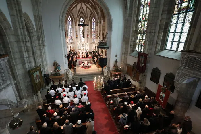 Das Barbara-Hochamt wurde traditionell in der Oswaldikirche hoch über Eisenerz gefeiert.