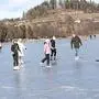 Das Wetter macht dem Längsee-eis zu schaffen. Derzeit ist Eislaufen aber möglich