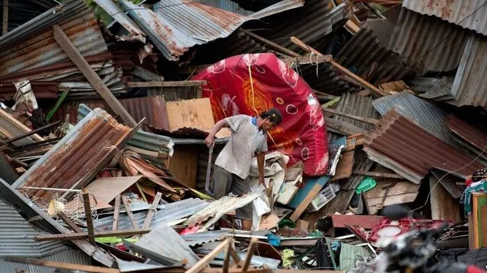 Große Zerstörung nach dem Erdbeben und Tsunami in Sulawesi