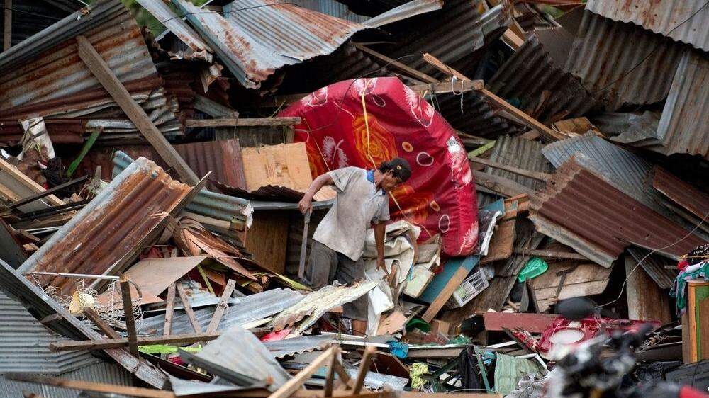 Große Zerstörung nach dem Erdbeben und Tsunami in Sulawesi