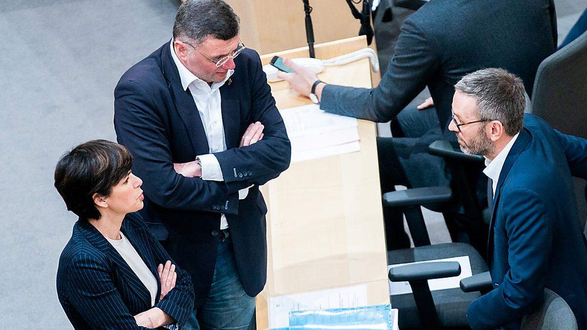 Allianz von SPÖ und FPÖ gegen Kanzler Kurz