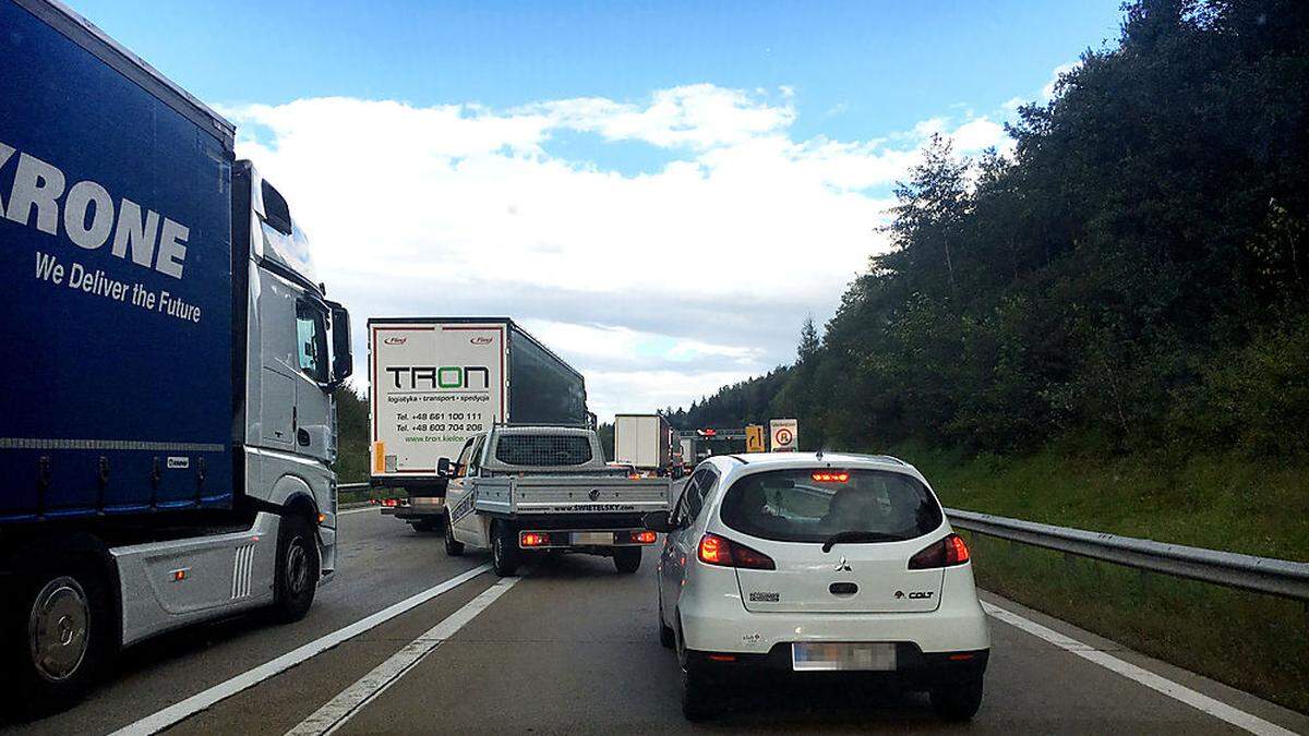 Das umfangreiche Tunnelservice auf der A 2 führt fast täglich zu Staus