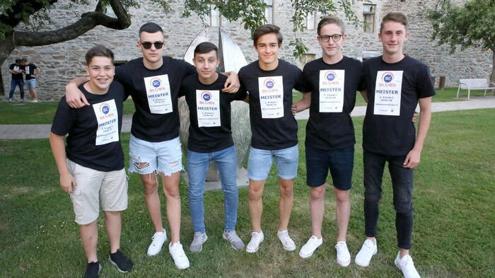 War das eine Party! Anlässlich des Aufstieges des Sportclubs (SC) St. Veit in die 1. Klasse C ging im Hirter-Stüberl in der Postgasse in der Herzogstadt am Samstagabend ein großes Fest über die Bühne. 