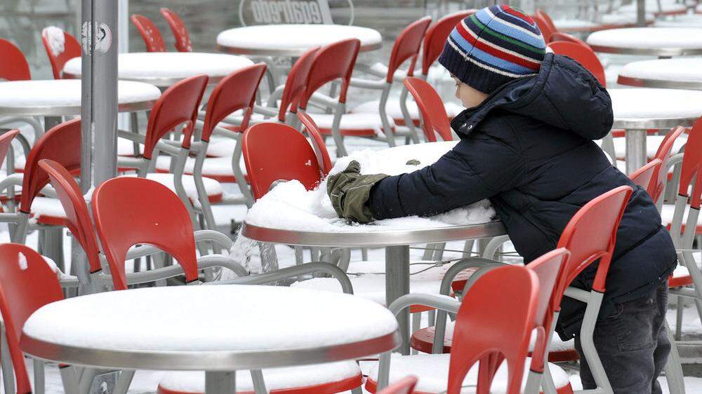 Schnee und Kälte wollen die Gastwirte in Wien aus den Schanigärten fernhalten