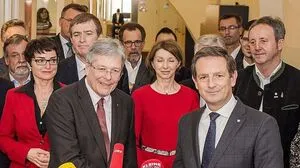 Als klarer Wahlsieger ging Peter Kaiser 2018 eine Koalition mit der ÖVP (Christian Benger) ein