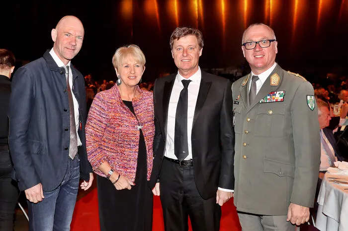 Unter den Gästen: Jürgen Winter (Bürgermeister Schladming), Maria Rauch-Kallat (Präsidentin des Paralypischen Comittees), Harald Bauer (Sporthilfe Geschäftsführer) und Heinz Zöllner