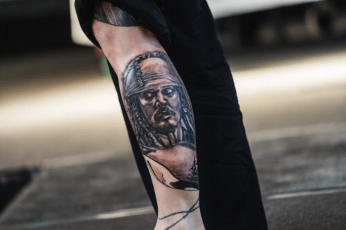 ... "Best of Show"-Tattoo. Ist es dieses hier?