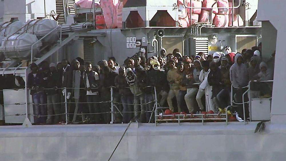 Bootstragödie im Mittelmeer: 900 Tote befürchtet 