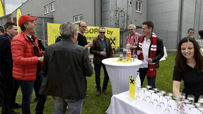 Mehr als 1700 Besucher waren gekommen und sahen ein faires und abwechslungsreiches Spiel