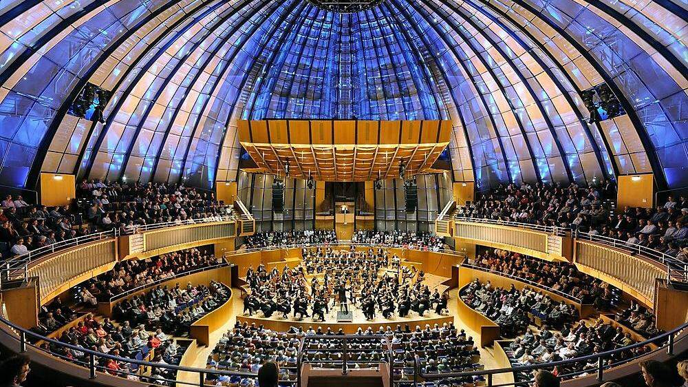 Die berühmte Tonhalle Düsseldorf ist das „musikalisches Zuhause“ von Gertraud Frank 