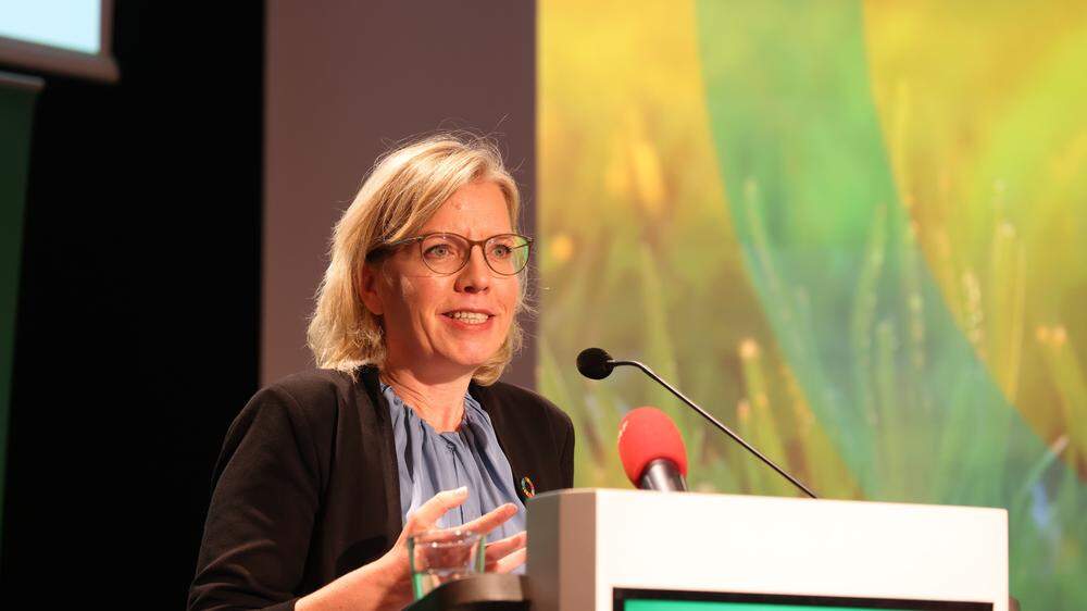 50 Millionen Euro für Klimaschäden: Leonore Gewessler