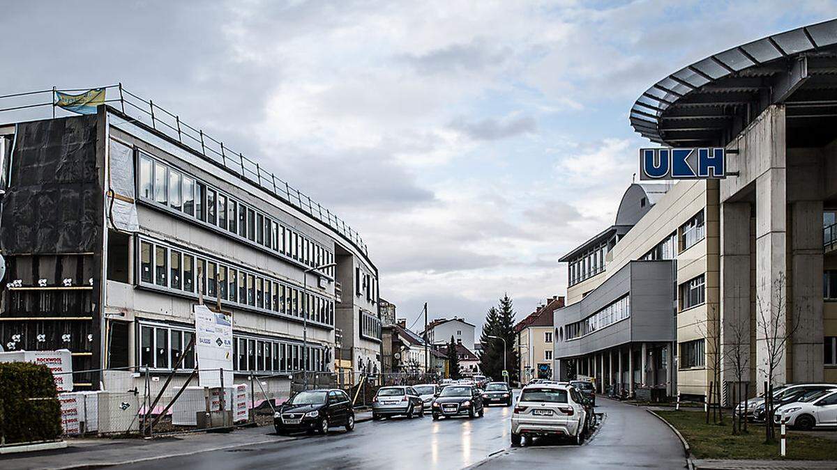 Der Verletzte wurde ins UKH Klagenfurt gebracht