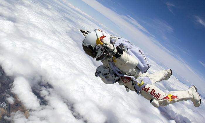Felix Baumgartner sprang aus 38 Kilometer Höhe Richtung Erde. Mutig?
