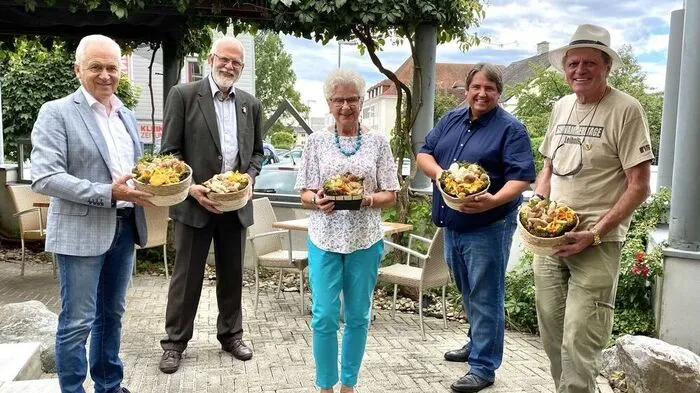 Helmut Leitenberger, Uwe Kozina, Hannelore Kahr, Josef Muchitsch und Gerhard Wagner wollen die Freude am Schwammerlsuchen weitergeben