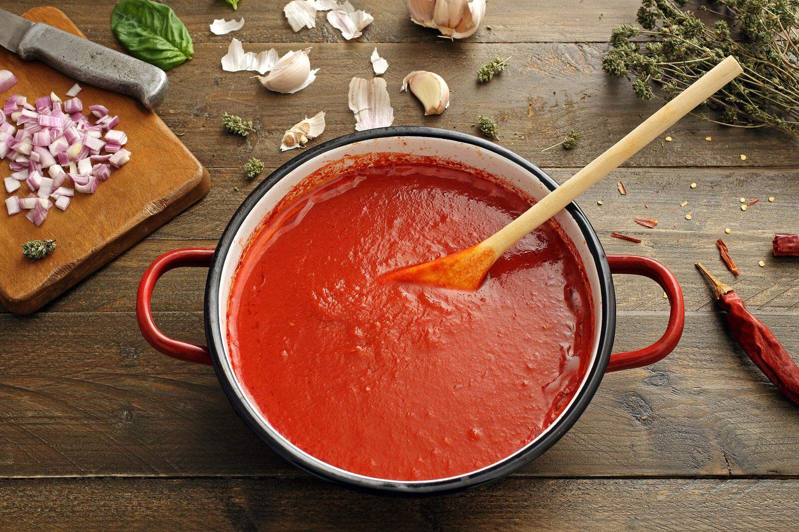 Spaghetti mit Tomatensoße sind ein beliebtes &quot;schnelles Essen&quot; in Österreich