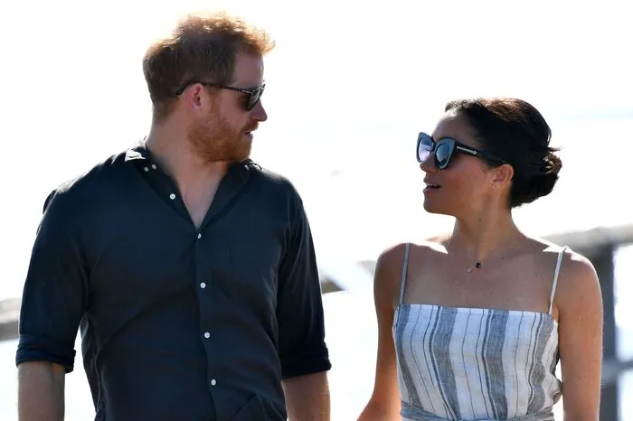 Prinz Harry und seine Frau Meghan reisen seit einer Woche durch Australien. Sie flogen gemeinsam in den Bundesstaat Queensland, wo Fraser Island liegt, reisten aber getrennt zu der Insel.