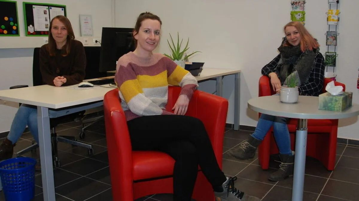 Lisa Hammer, Julia Steiner und Birgit Pfeifer bilden das Streetwork Team im Bezirk