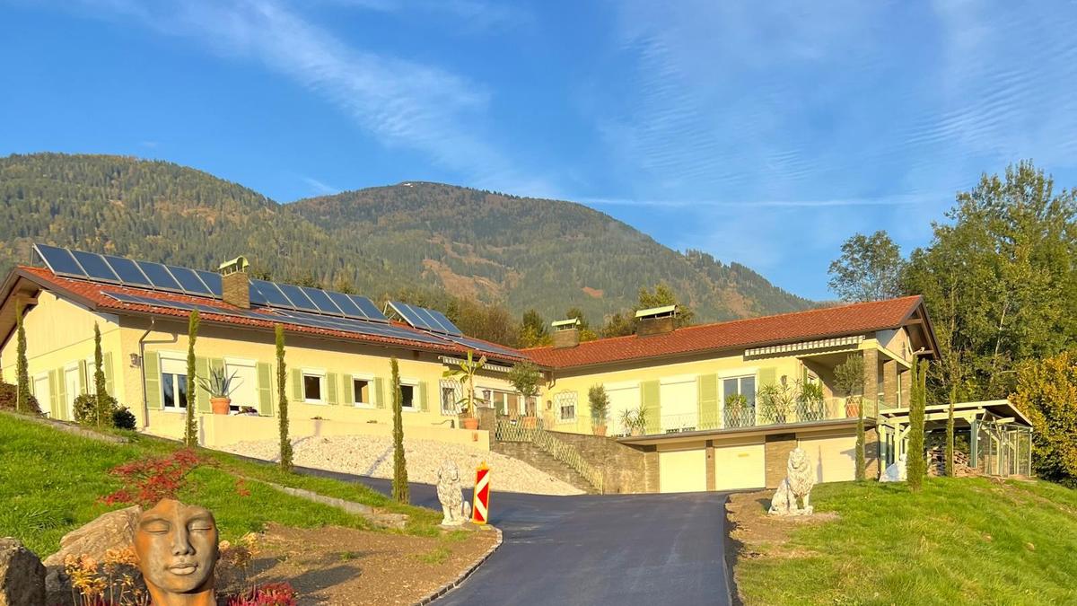 In diesem Haus mit Blick auf den Millstätter See wird das Team Kärnten in Zukunft residieren