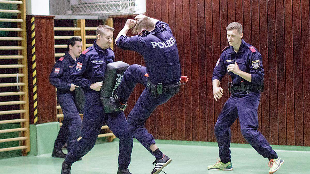 Archivbild: Polizeianwärter bei der Ausbildung